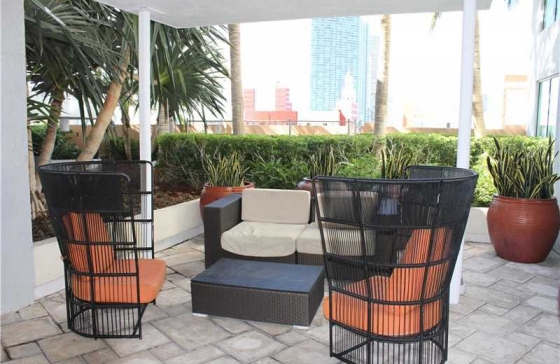 Duplex 2 Dormitrios em Downtown - Miami -  $370,000