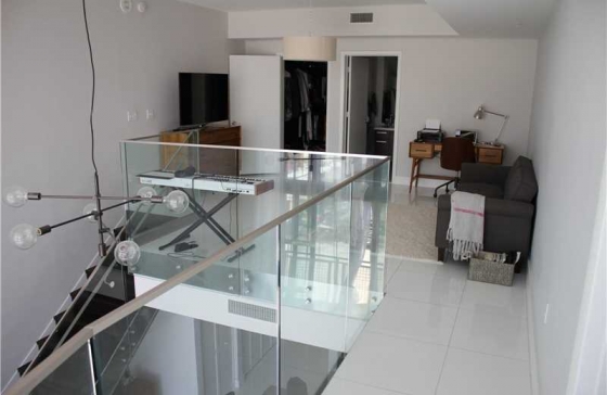 Duplex 2 Dormitrios em Downtown - Miami -  $370,000