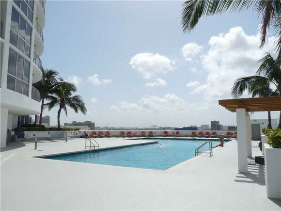 Apto de Luxo - 30 andar - Downtown / Centro Miami -  $379,900