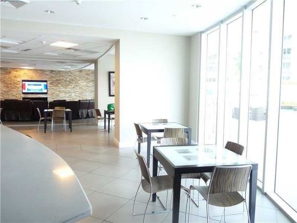 Apto de Luxo - 30 andar - Downtown / Centro Miami -  $379,900