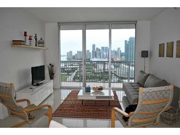 Apto de Luxo - 30 andar - Downtown / Centro Miami -  $379,900