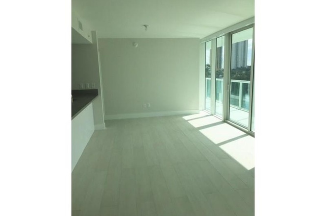 Apto Novo - 400 Sunny Isles - Predio de luxo em Sunny Isles Beach - Miami Beach - $789,000