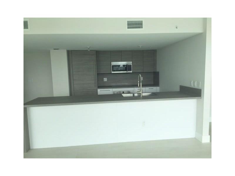 Apto Novo - 400 Sunny Isles - Predio de luxo em Sunny Isles Beach - Miami Beach - $789,000