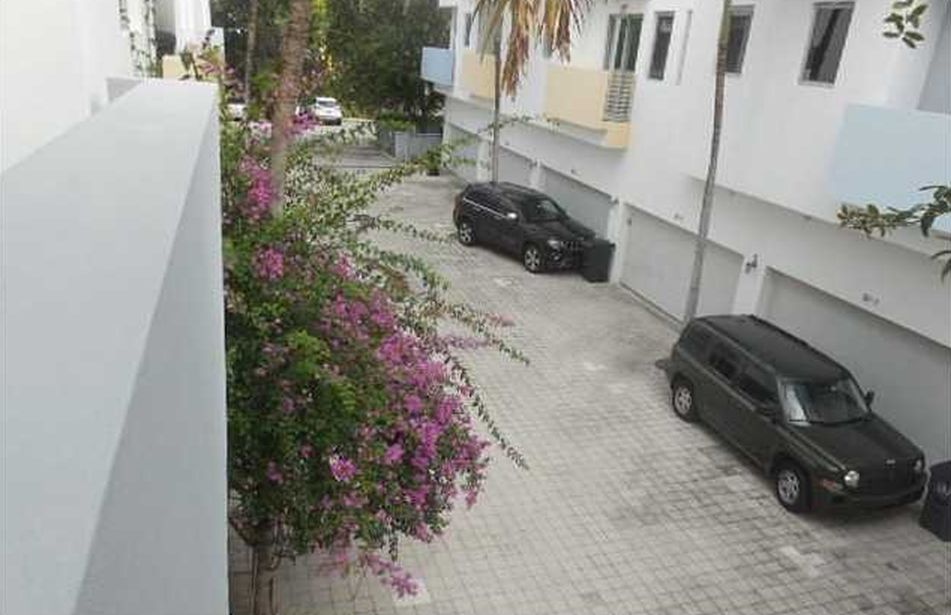 Townhouse Moderna em Miami Beach - 3 dormitorios / garagem fechado 2 carros - $588,000