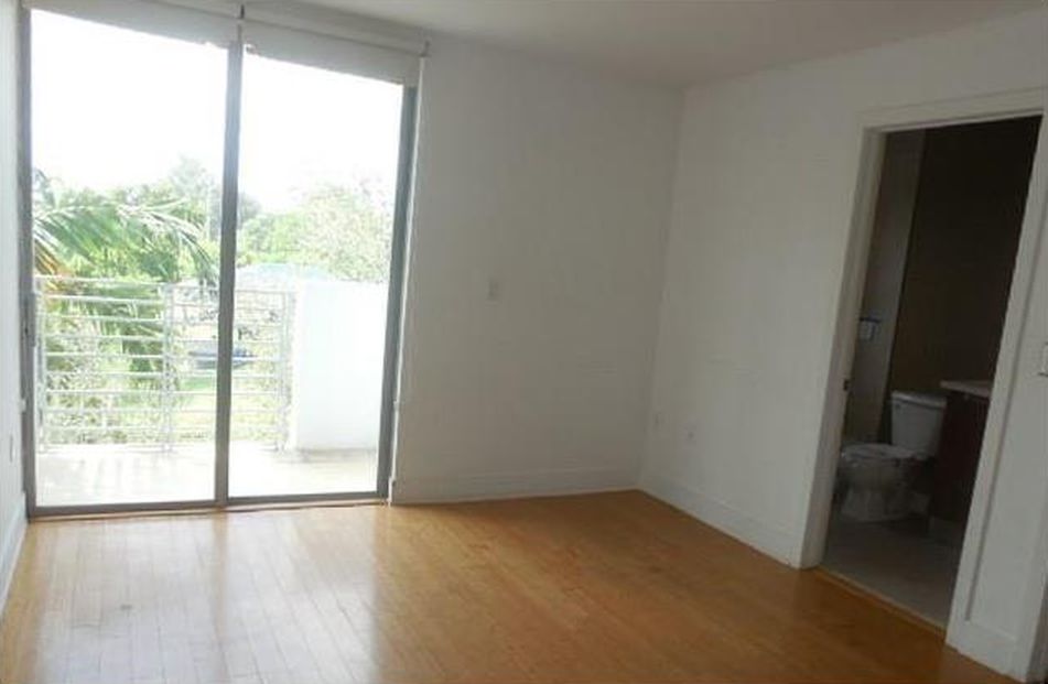 Townhouse Moderna em Miami Beach - 3 dormitorios / garagem fechado 2 carros - $588,000