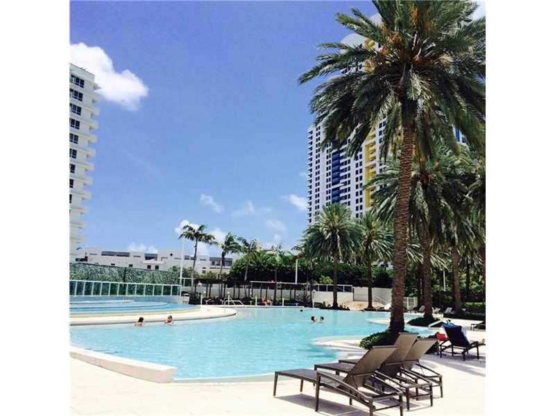 Apto 2 quarto no predio famoso Flamingo South Beach - Miami Beach - $379,900