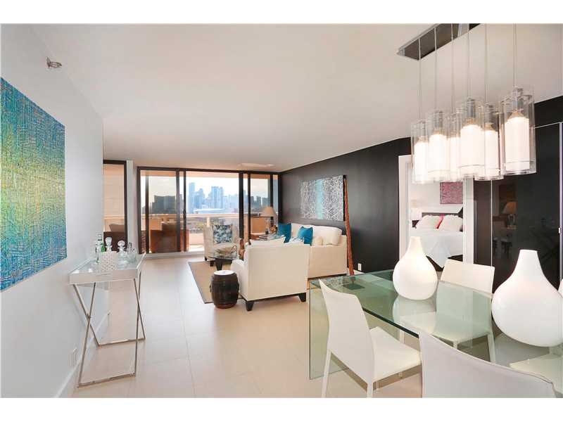  Apto de Luxo 3 dormitorios no The Grand - Downtown - Miami  $629,000 