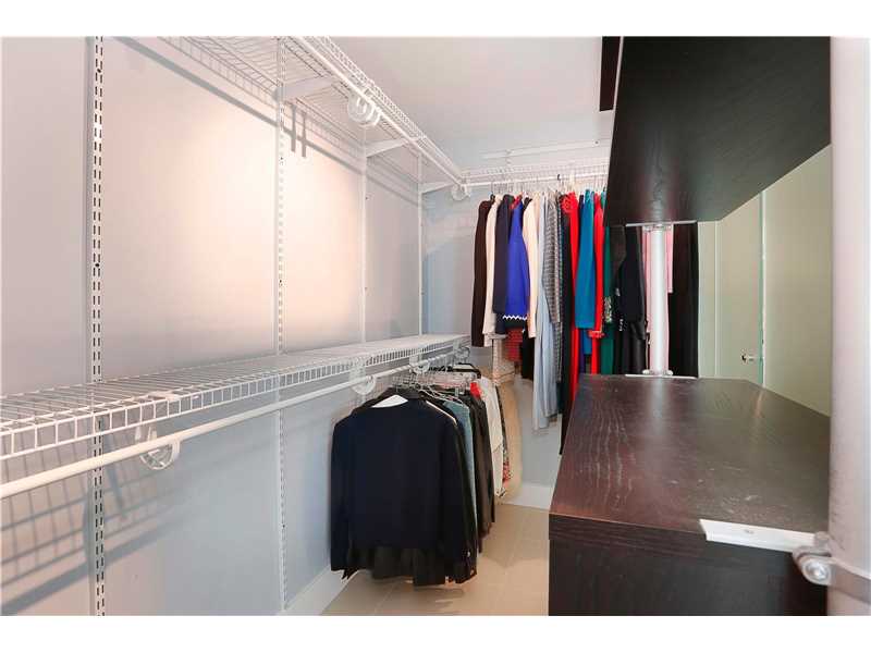  Apto de Luxo 3 dormitorios no The Grand - Downtown - Miami  $629,000 