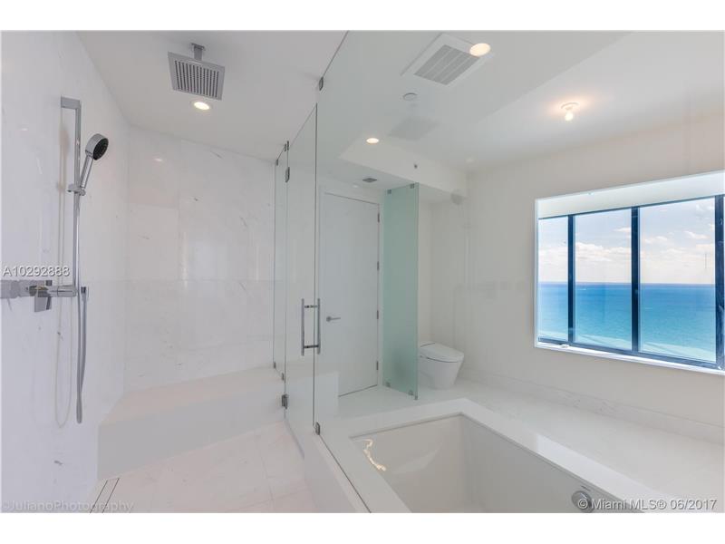 Apto no Porsche Design Tower em frente a praia em Sunny Isles Beachn 7,698,000