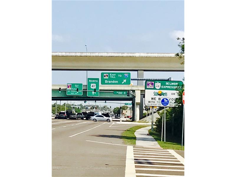 Posto de Gasolina e Loja de Convenienca A Venda em Tampa, Florida  $250,000
