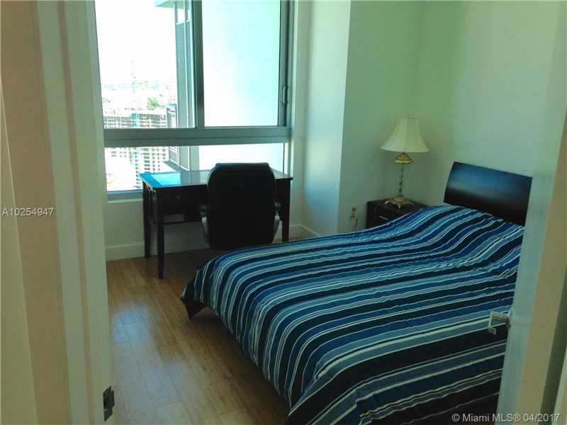 Apartamento Lindo A Venda no Wind Condo - Downtown Miami $359,900