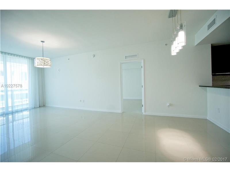 Apartamento de Luxo A Venda em Aventura - Miami $385,000