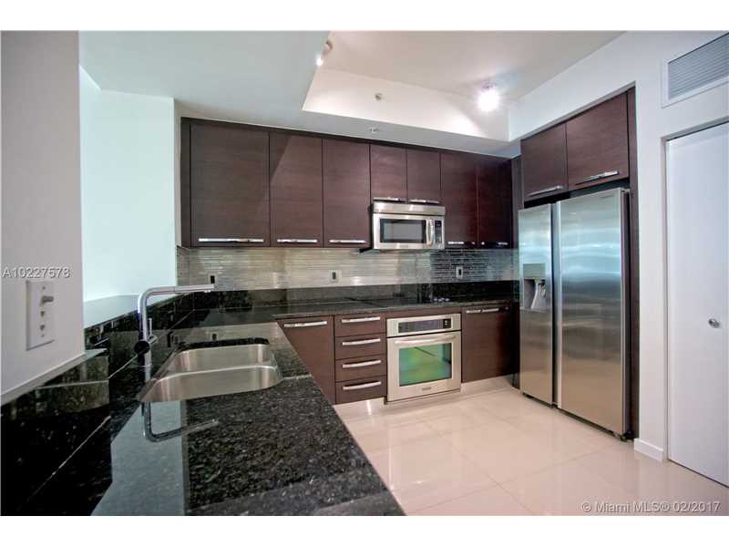 Apartamento de Luxo A Venda em Aventura - Miami $385,000