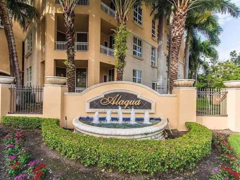 Apartamento A Venda em frente o canal na Alaqua - Aventura - Miami $379,000  