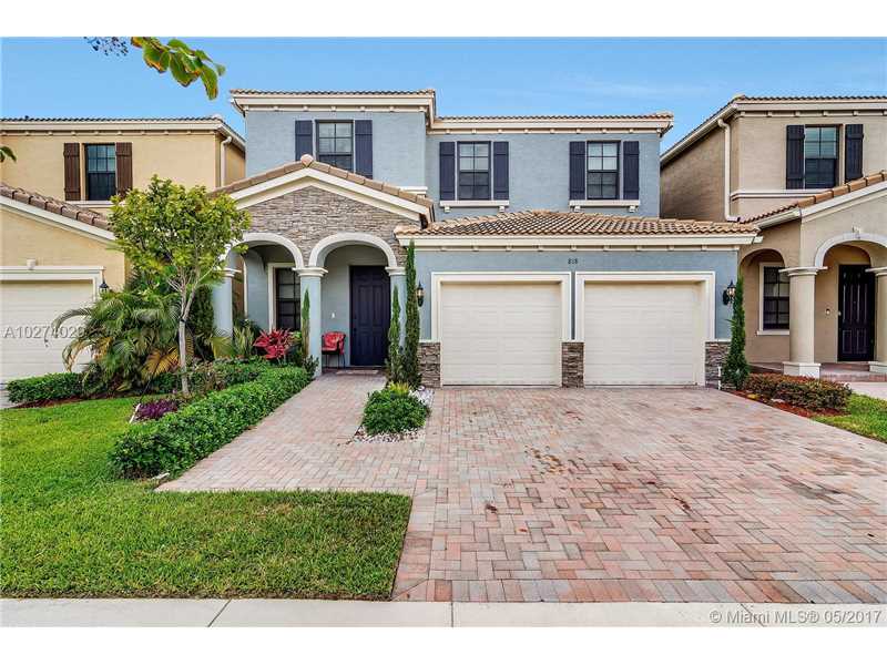 Casa Bonita A Venda em Aventura Isles - Miami $530,000 