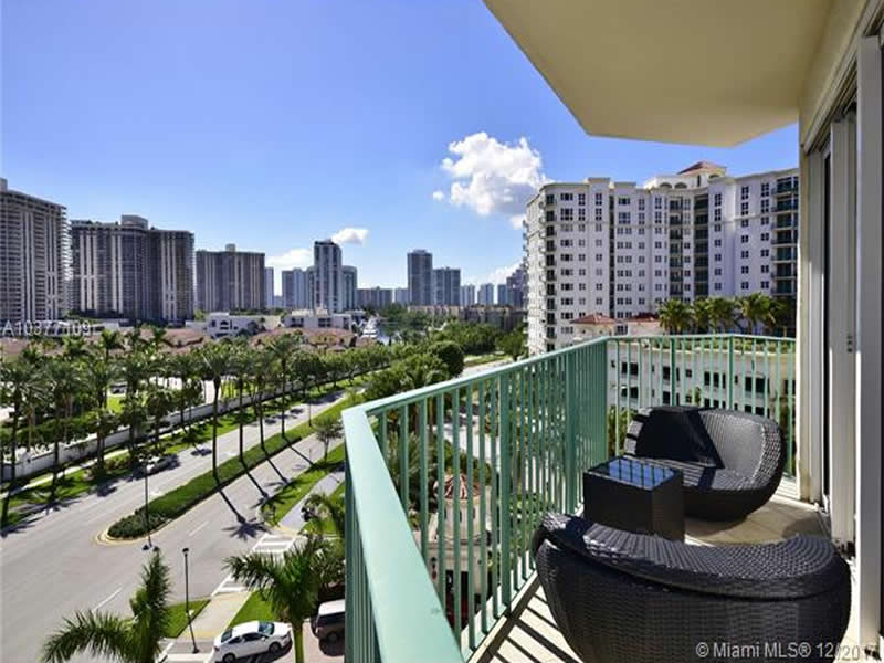 Apto A Venda no Turnberry Village - Aventura - 3 Dormitrios - $625,000
  