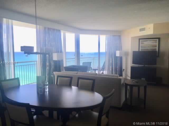 Apto em frente a praia com 3 dormitorios $669,000