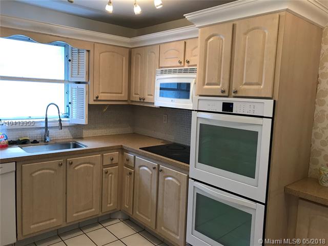Apartamento em Aventura com 2 quartos $225,000