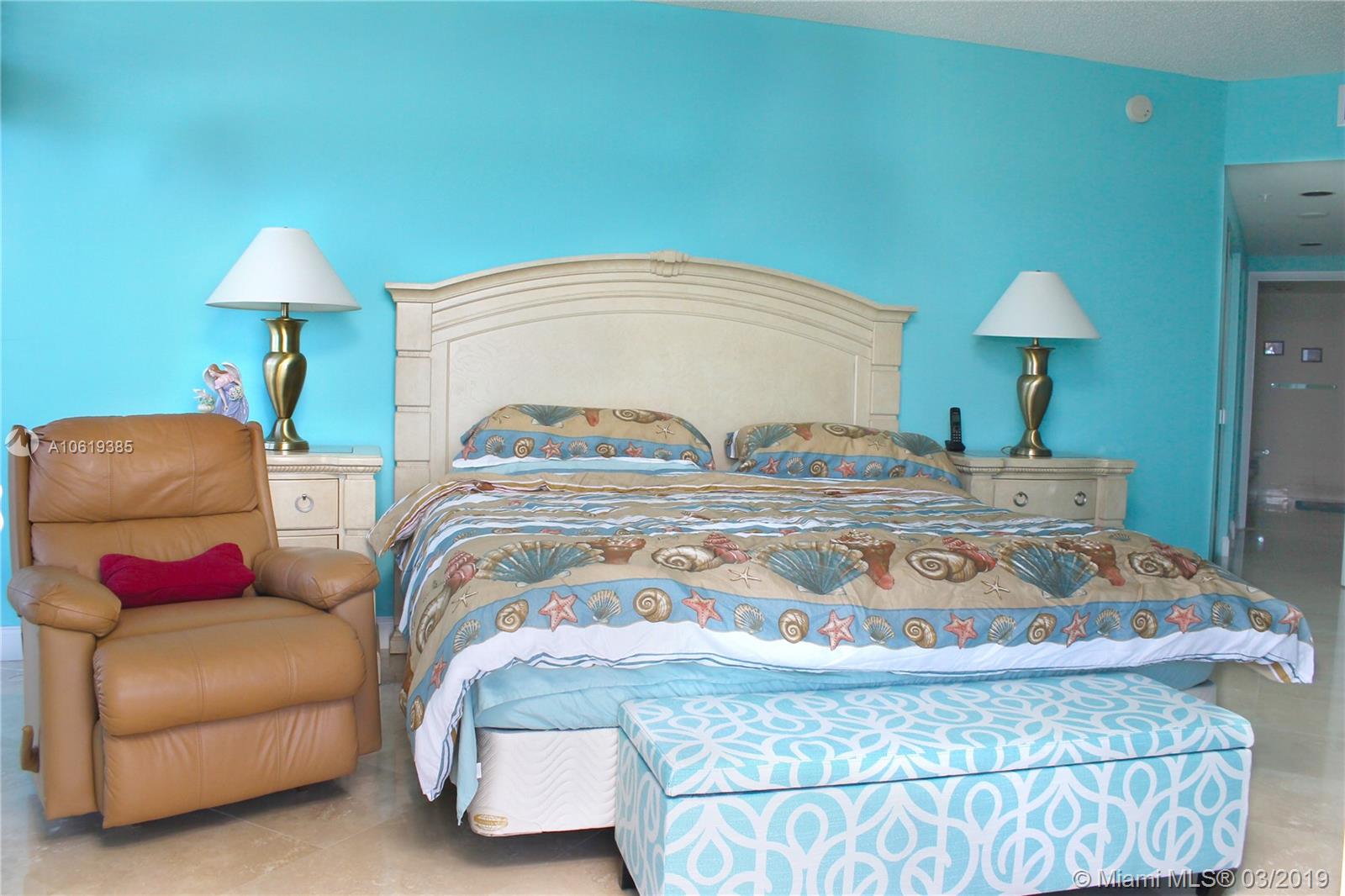 Apartamento de luxo para venda em Sunny Isles $555,000