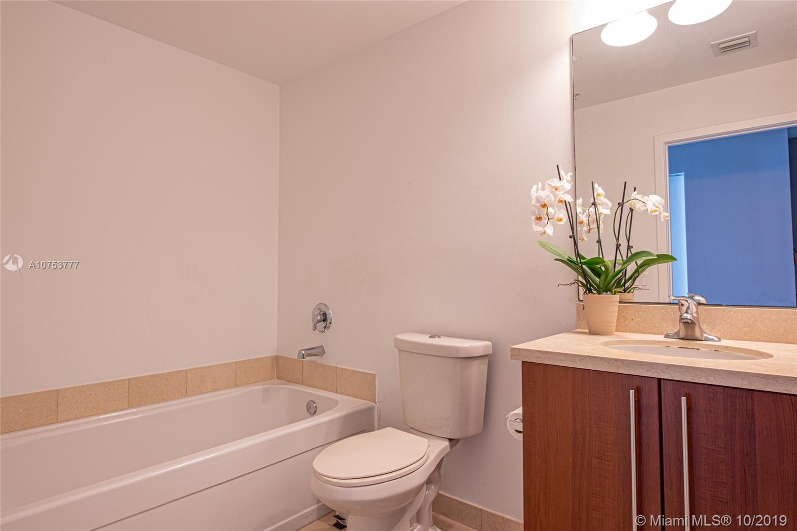 Apartamento de luxo ŕ venda emMiami $ 729.000