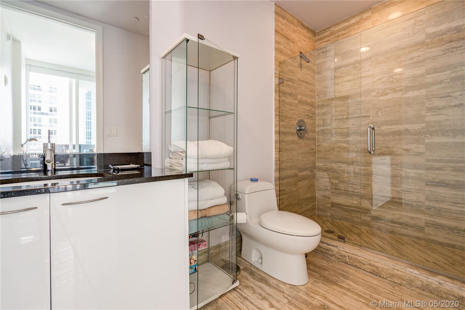 Apartamento a Venda em frente a praia - Trump Towers - Sunny Isles Beach - 3 dormitórios $1,190,000
