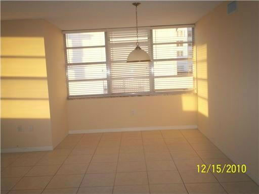 Apartamento em Edifício com Piscina e Quadra de Tênis em Aventura, Miami $209,000