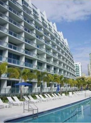 Apartamento chique em prdio moderno no bairro nobre de Aventura - Miami $360,000