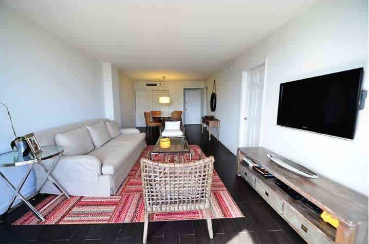 Apartamento de 2 quartos todo reformado em Aventura Miami $299,000