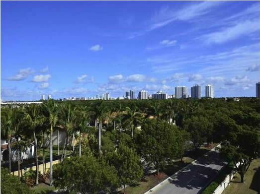 Apartamento Chique de 2 Quartos em Aventura - Miami $299,000