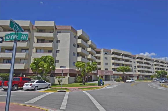 Apartamento em Miami Beach - 2 quartos / 2 banheiros - $250,000