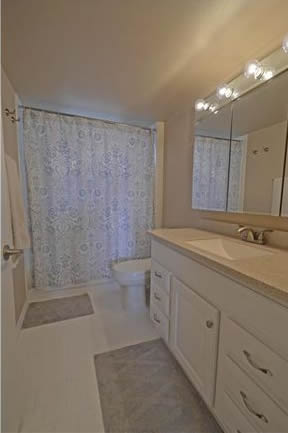 Apartamento em Miami Beach - 2 quartos / 2 banheiros - $250,000