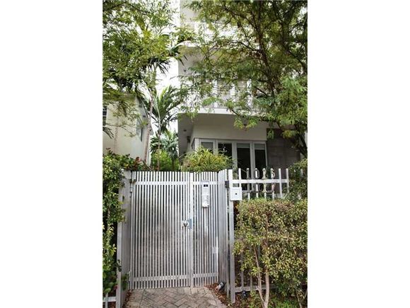 Apartamento em South Beach - Chique, Reformado, Todo Mobiliado! - $449,000 