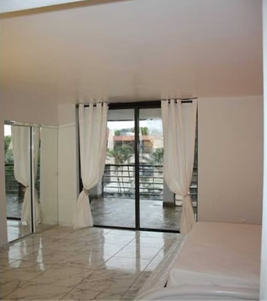 Apartamento Reformado de 2 Quartos com Vista para o Mar em Aventura - Miami $240,000