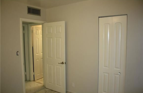 Apartamento Reformado de 2 Quartos com Vista para o Mar em Aventura - Miami $240,000