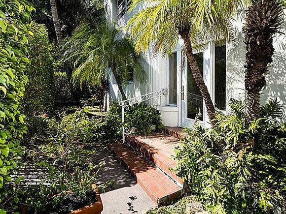 Apartamento a venda perto de Lincoln Road em South Beach - Miami Beach $524,000