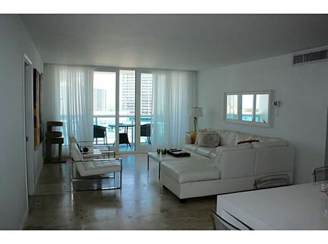 Apto de Luxo em Miami Beach - $450,000