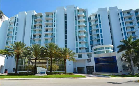 Apto Loft de 2 quartos- Prdio Moderno - Aventura, Miami $399,950 