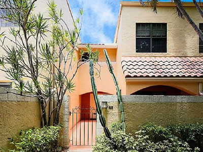 Townhouse Reformado em Aventura - Miami (2 quartos) $300,000 