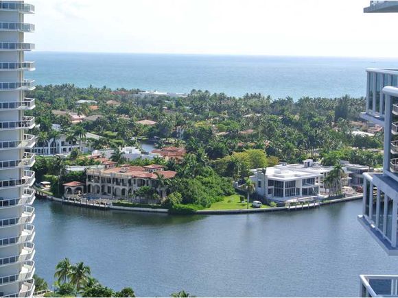 Apartamento em Aventura -Miami - Chique! todo branquinho - 2 dormitorios - $370,000