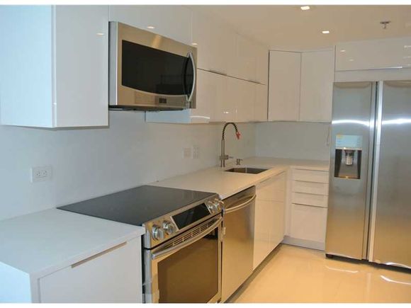 Apartamento em Aventura -Miami - Chique! todo branquinho - 2 dormitorios - $370,000