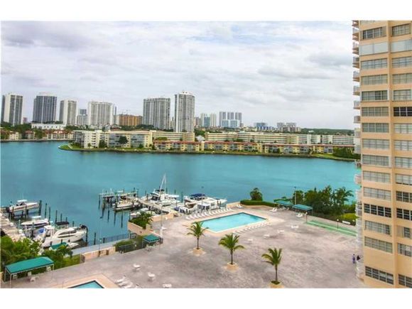 Apartamento mobiliado com visto do Intercoastal - Miami- $250,000