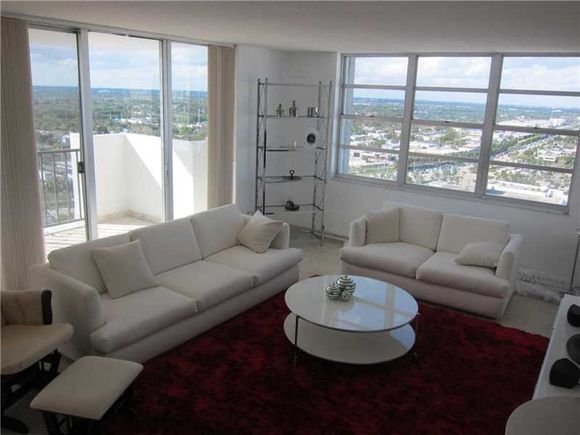 Apartamento 2 dormitorios todo reformado e mobiliado - Miami - $258,500