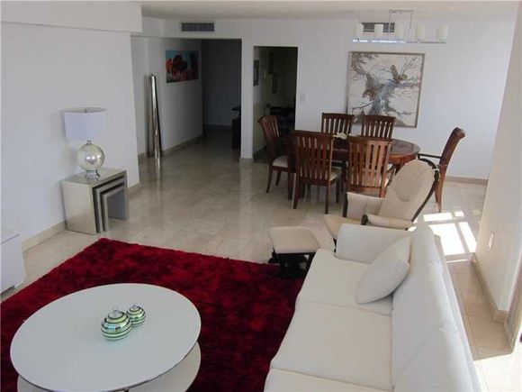 Apartamento 2 dormitorios todo reformado e mobiliado - Miami - $258,500