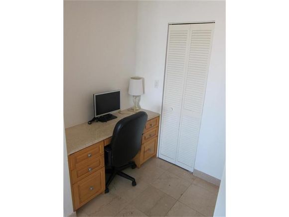 Apartamento 2 dormitorios todo reformado e mobiliado - Miami - $258,500